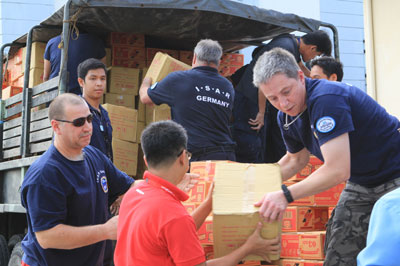 VietJetAir giúp người Việt là nạn nhân bão HaiYan về nước