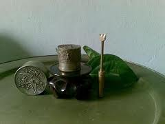 Chiếc cối giã trầu của bà