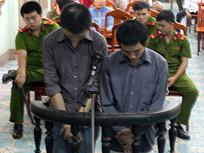 2 đối tượng mua bán cần sa lãnh án