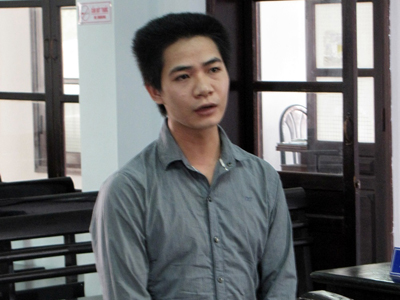 Trộm xe máy, bị người đi dạo biển bắt quả tang