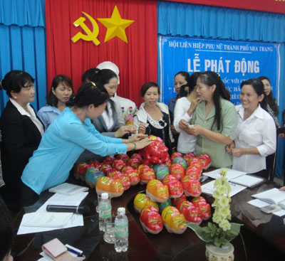 Một hoạt động thực hành tiết kiệm, giúp nhau giảm nghèo bền vững của phụ nữ Khánh Hòa.