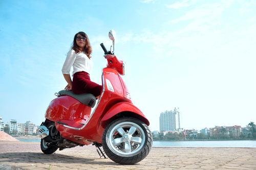 Vespa Primavera vẫn giữ những đường nét thời trang đặc trưng.