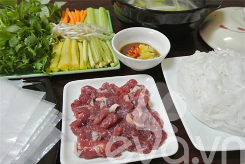 Lẩu bò nhúng giấm