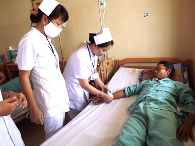 Các bệnh viện cần có nhân viên công tác xã hội