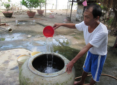 Người dân phía Bắc thị trấn Diên Khánh: "Khát" nước sạch