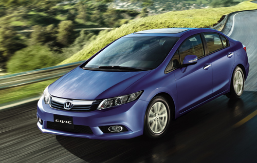 Honda Civic phiên bản mới có thêm màu xanh đá.