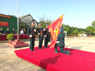 Tổ chức lễ tuyên thệ cho gần 200 chiến sĩ mới