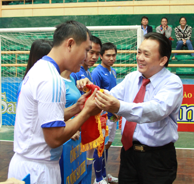 Hơn 400 VĐV tham dự Hội thao truyền thống Công ty Yến sào Khánh Hòa