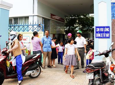 Các trường… đuối sức