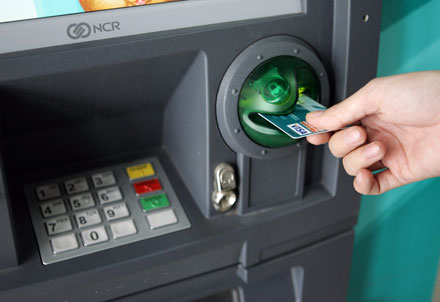 Hội thẻ Ngân hàng "mách nước" rút tiền tại ATM dịp Tết