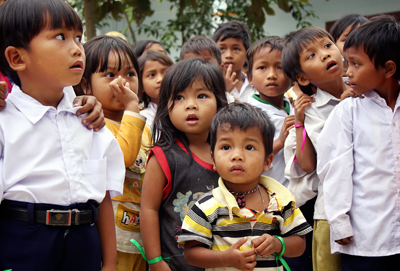 Mang &quot;Đông ấm áp, Tết yêu thương&quot; đến với trẻ em miền núi