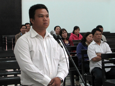 Hoãn xử phúc thẩm vụ công an viên đánh người vi phạm Luật Giao thông