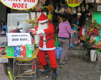 Ông già Noel xuống phố