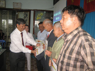 Khen thưởng 5 lương y có bài thuốc hay