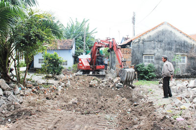 Người dân tự nguyện hiến đất mở đường