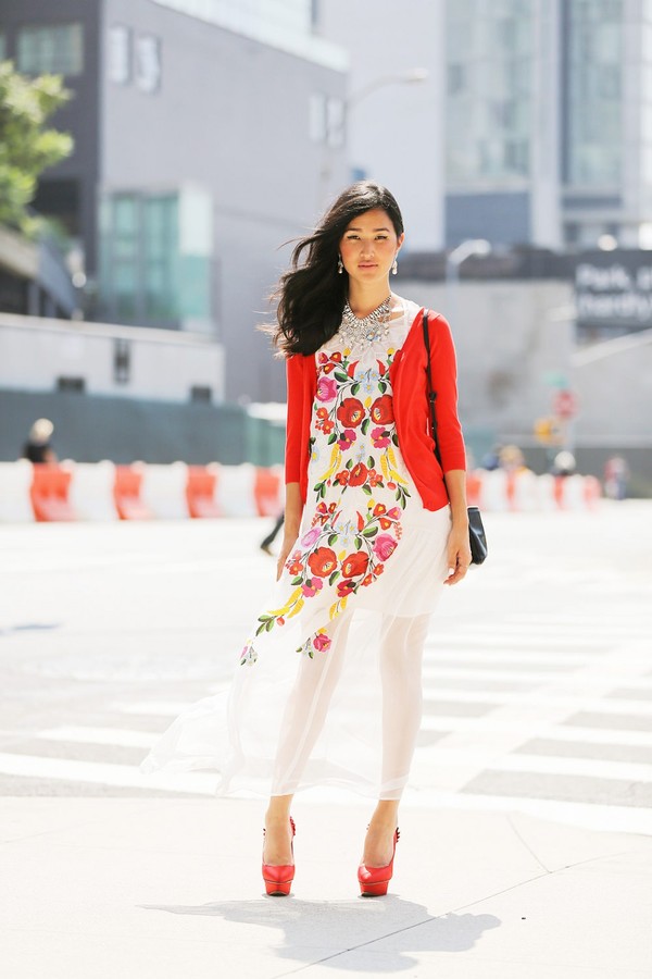 Màu đỏ thanh lịch và đẳng cấp trong năm mới