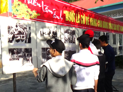 Triển lãm 60 bức ảnh kỷ niệm ngày thành lập Đảng