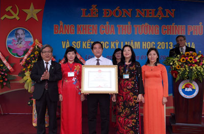 Đón nhận bằng khen của Thủ tướng Chính phủ