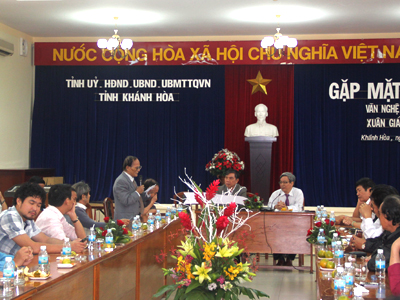 Gặp mặt văn nghệ sĩ nhân dịp Xuân Giáp Ngọ 2014