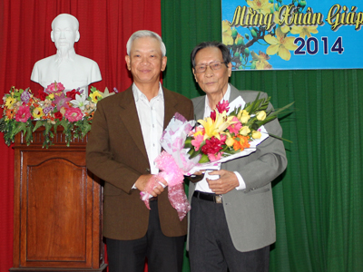 Thăm và chúc Tết các cụ hưu trí