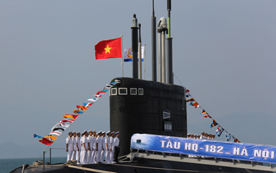 Lễ tiếp nhận và thượng cờ trên tàu ngầm HQ 182 - Hà Nội
