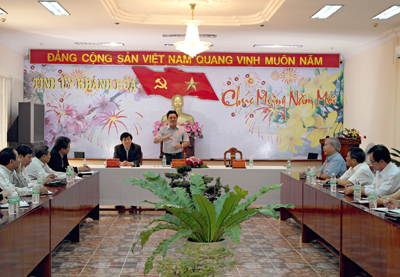 Làm việc với lãnh đạo các huyện, thị, thành ủy, đảng ủy khối về công tác chuẩn bị Tết 2014