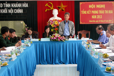 Viện Kiểm sát nhân dân tỉnh được đề nghị UBND tỉnh tặng cờ thi đua năm 2013