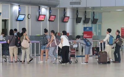 Jetstar vận chuyển mai, đào dịp Tết