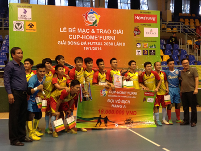 Các cầu thủ Futsal Sanna giành chức vô địch tại giải Doanh nhân 2030 TP. Hồ Chí Minh 2014.