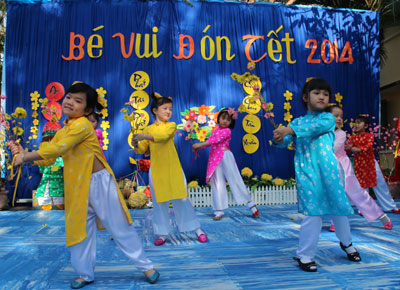 Trường Mầm non Hương Sen: Tổ chức lễ hội đón Tết cho bé