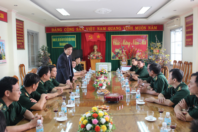 Thăm, chúc Tết các đơn vị trực Tết