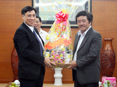 Thăm, chúc Tết Viễn thông Khánh Hòa và Công ty Cổ phần Cấp thoát nước Khánh Hòa