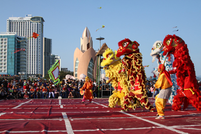 Hấp dẫn Hội thi biểu diễn cờ người đầu xuân