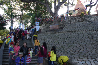 Du xuân ở Tháp Bà