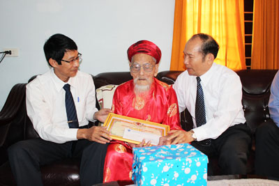 Mừng thọ cụ ông 111 tuổi