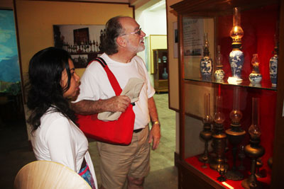 Người đam mê những cây đèn cổ