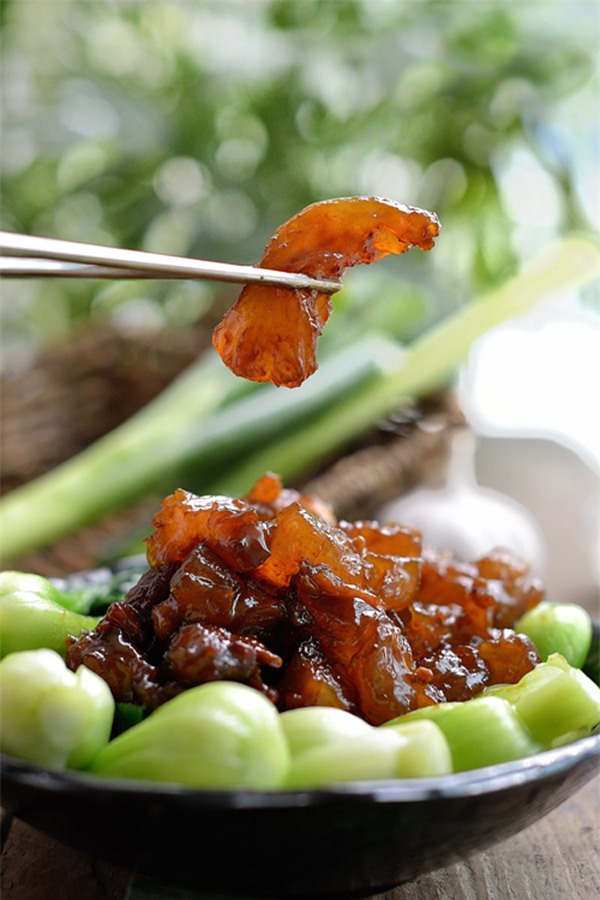 Gân bò kho tộ giòn tan đậm đà