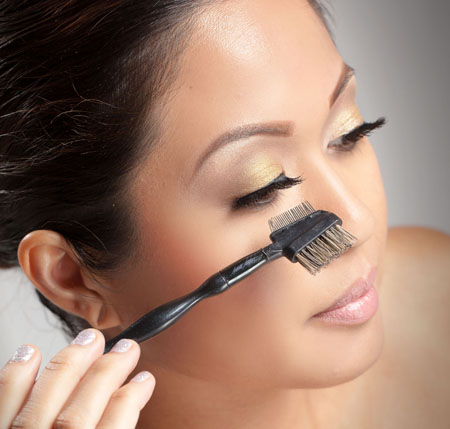 Chăm sóc hàng mi đẹp tự nhiên