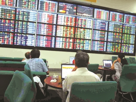 Kích cầu để khơi thông dòng vốn cho thị trường chứng khoán