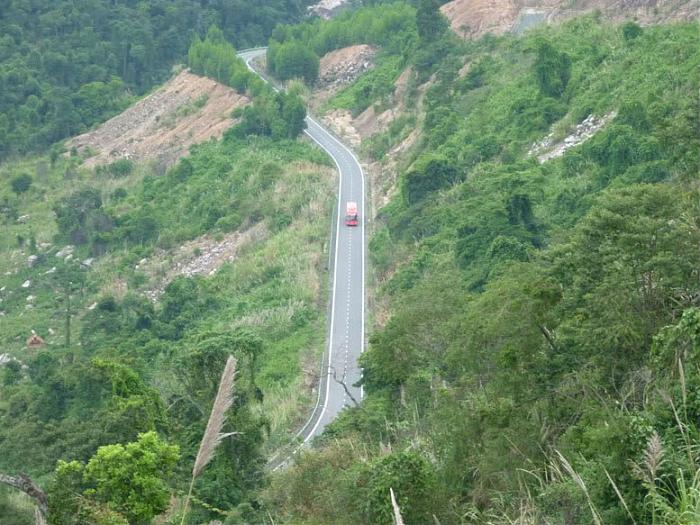 Khắc phục sụt trượt tại đường đèo Nha Trang - Đà Lạt