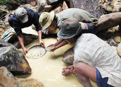 "Nóng" chuyện khai thác khoáng sản trái phép