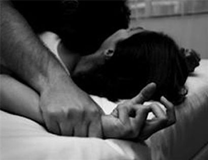 Hiếp dâm hàng xóm vì hay xem phim... đen