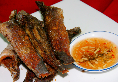 Cá lóc đồng chiên nước mắm