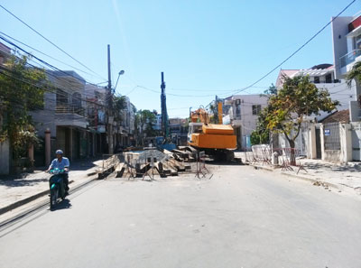 Sao không hướng dẫn giao thông?