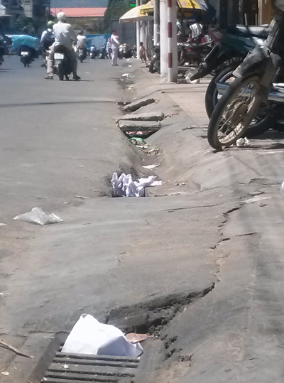 Nâng cấp đường cần xử lý cả rãnh thoát nước