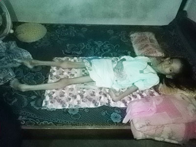 Cháu bé mắc bệnh lao màng não cần được giúp đỡ