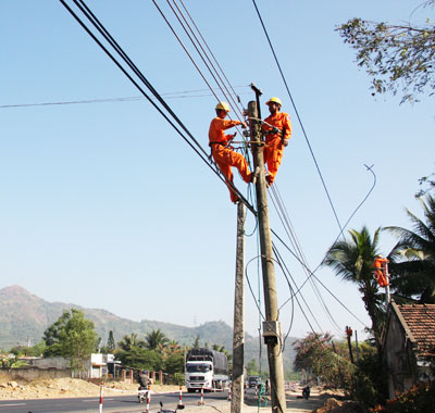 Di dời lưới điện để mở rộng Quốc lộ 1A: Chậm do nhiều nguyên nhân