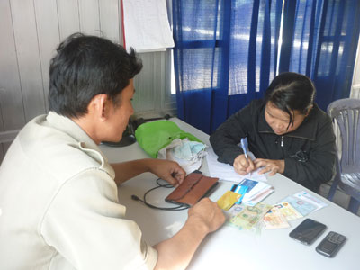 1 thanh niên xung kích không tham của rơi