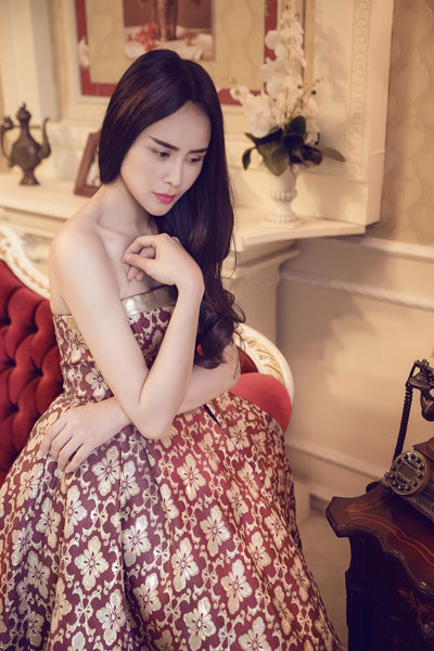 Kết hợp váy áo và trang điểm ngày 8-3