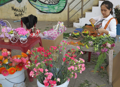 Không khí ngày 8-3 trên phố biển Nha Trang